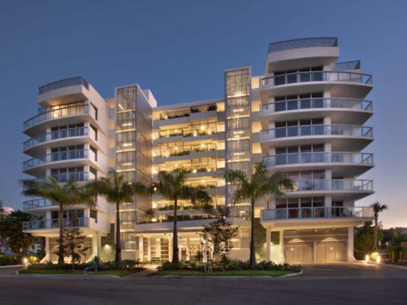 9201 E Bay Harbor Drive - Florida - Bay Harbor Islands - 33154